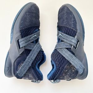 Lebron James Nike Boys Basketball Shoes Size 13.5